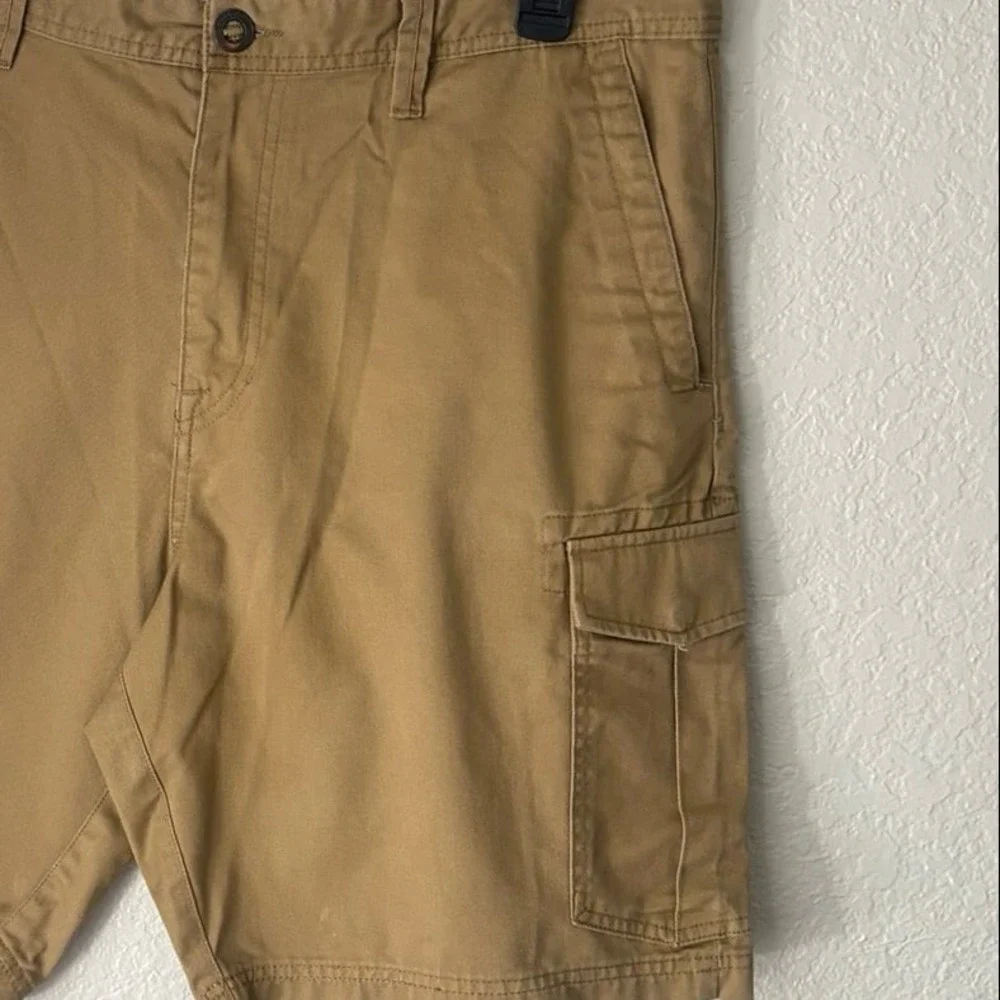 Men's Volcom Tan Khaki Cargo Shorts Size 38